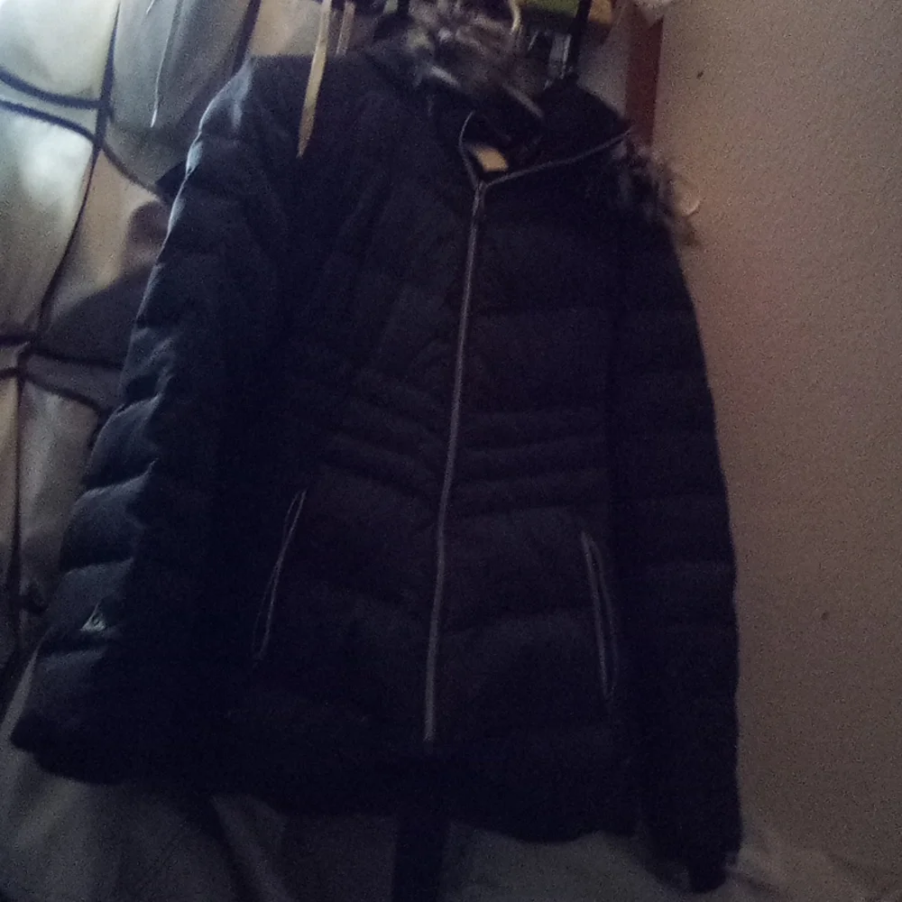 Jacket 🧥 - Picture 1 of 2
